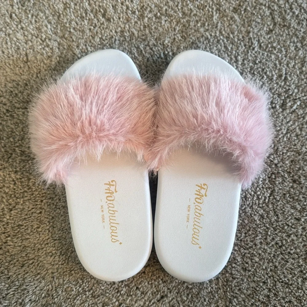 FAO Schwarz Fuzzy Sandal